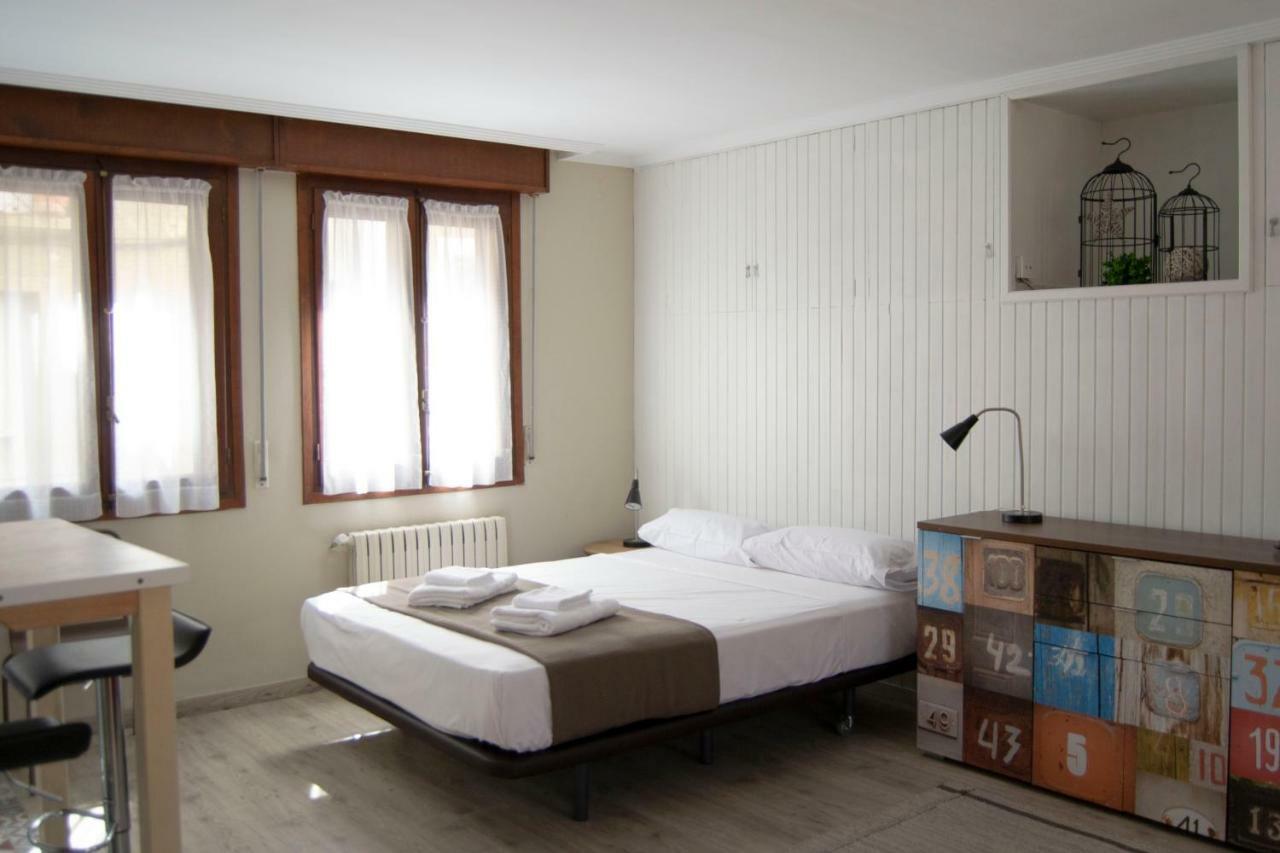 Tres Puentes Anguiano Apartamentos Y Hostal Экстерьер фото