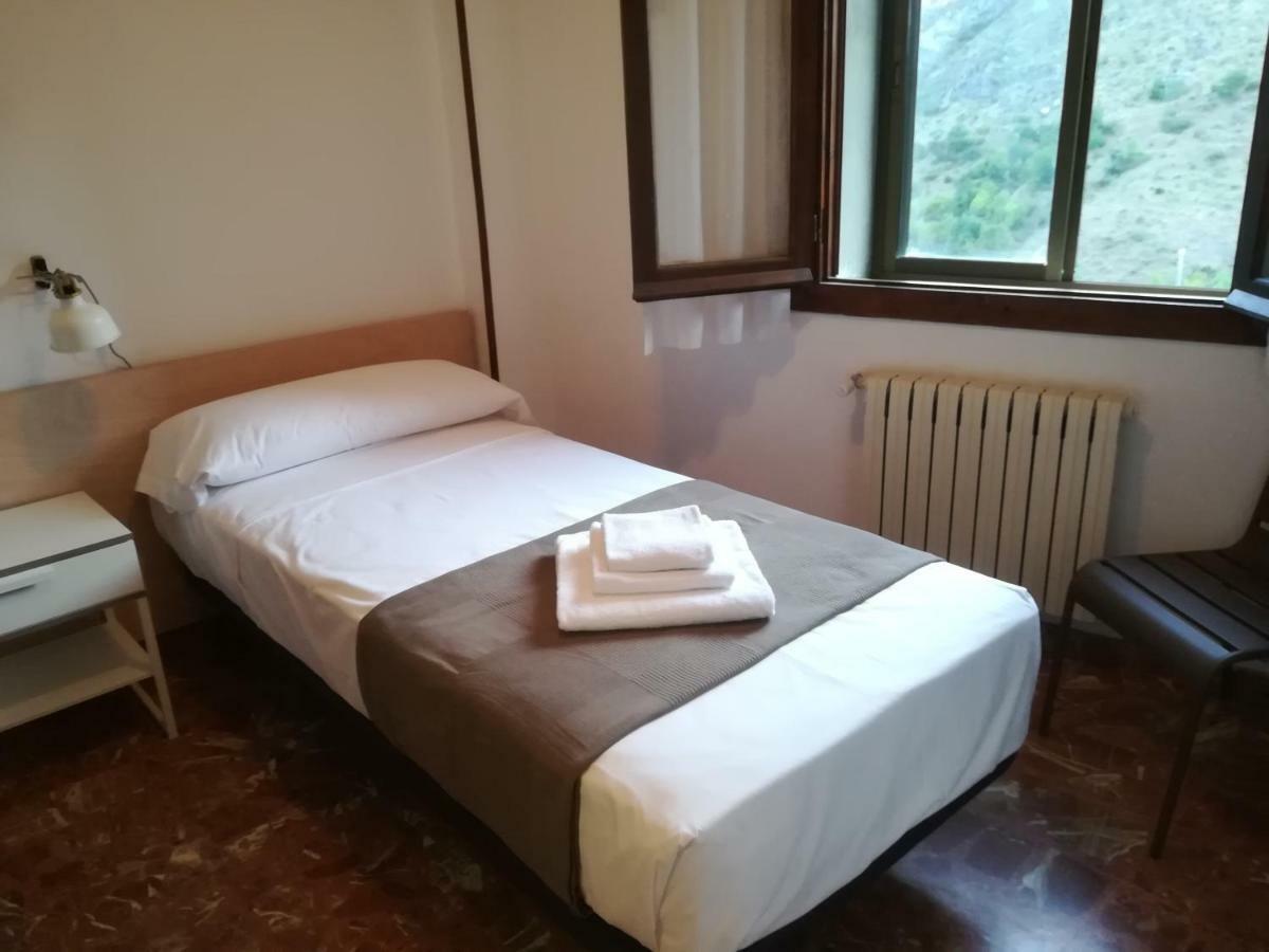 Tres Puentes Anguiano Apartamentos Y Hostal Экстерьер фото