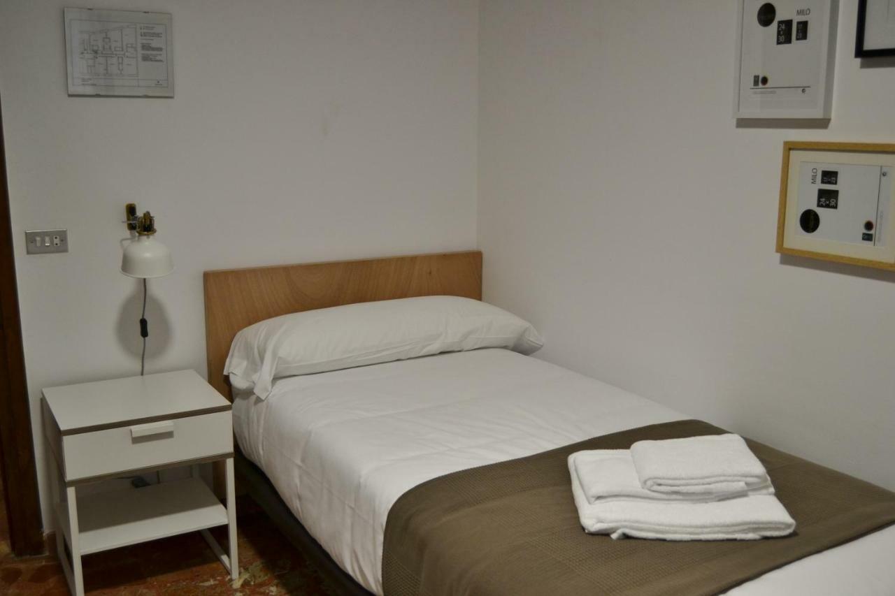 Tres Puentes Anguiano Apartamentos Y Hostal Экстерьер фото