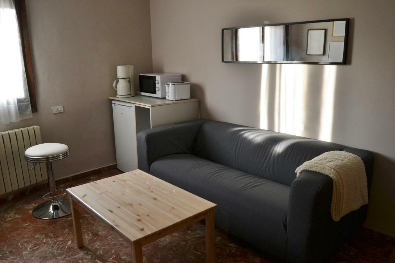 Tres Puentes Anguiano Apartamentos Y Hostal Экстерьер фото