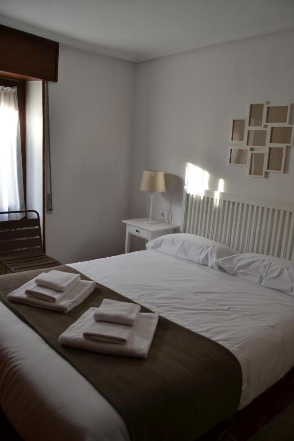 Tres Puentes Anguiano Apartamentos Y Hostal Экстерьер фото